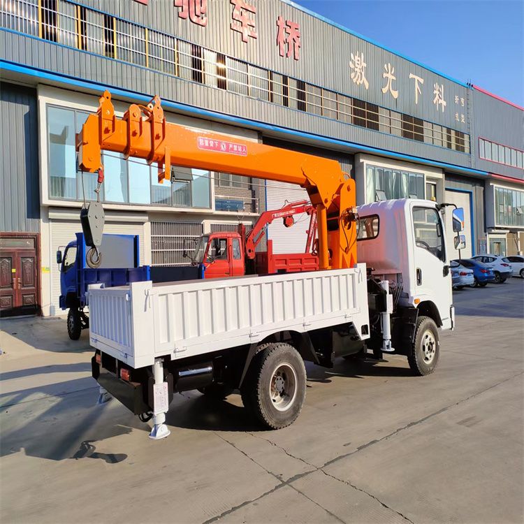 北镇市三轮随车吊定制 农用改装机自备吊中瑞长期出售